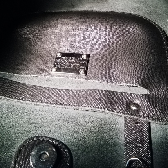 Pulicati black cross-hatched leather tote - Picture 5 of 8